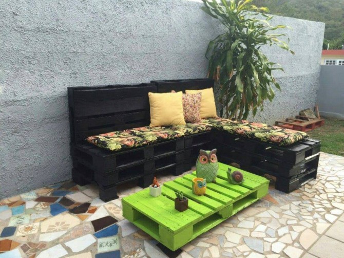 Cute Garden Pallet Furniture