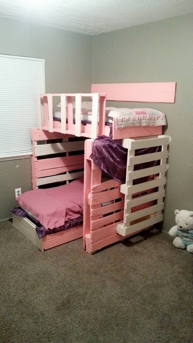 Pallet Bunk Bed