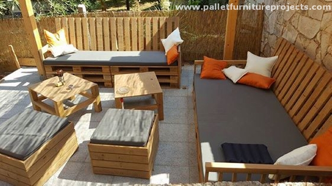 Lounge Seating with Pallets