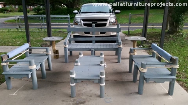 Upcycled Pallet Outdoor Furniture Set