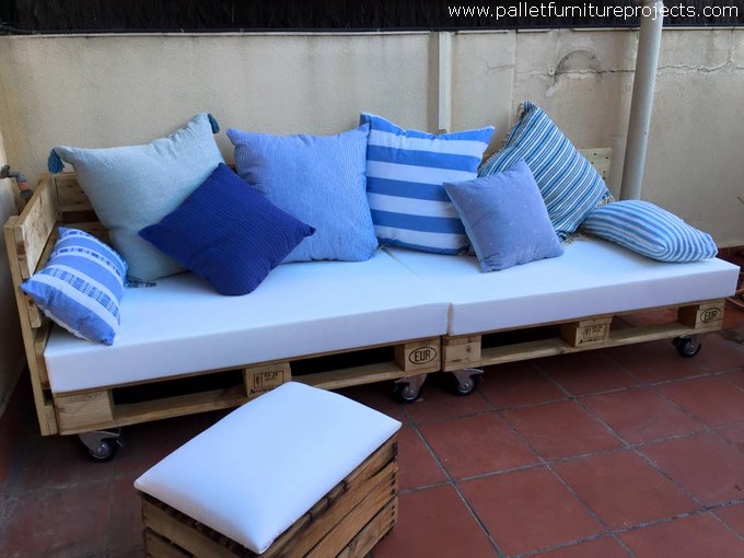 Wood Pallet Recycled Sofa