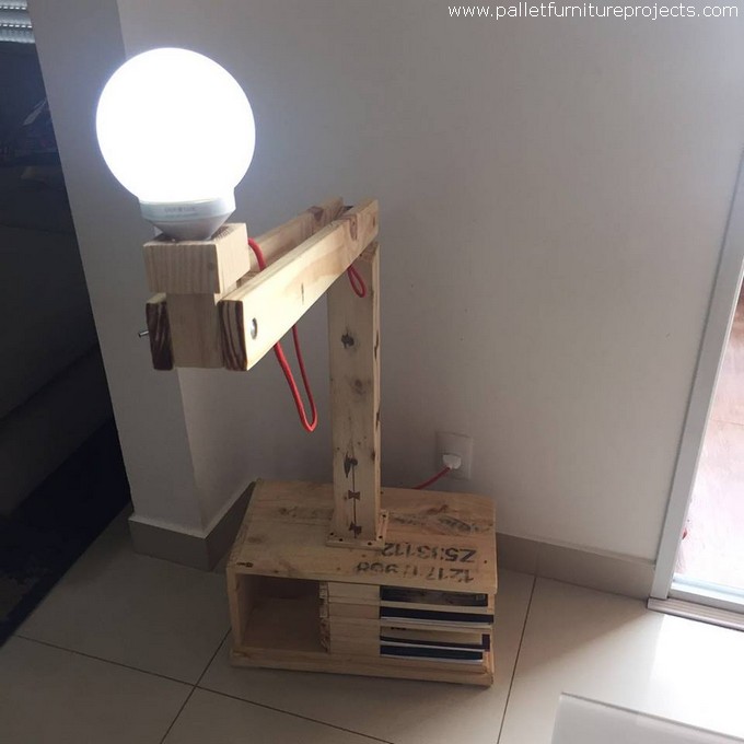 Recycled Pallet Wood Lamp | Pallet Furniture Projects