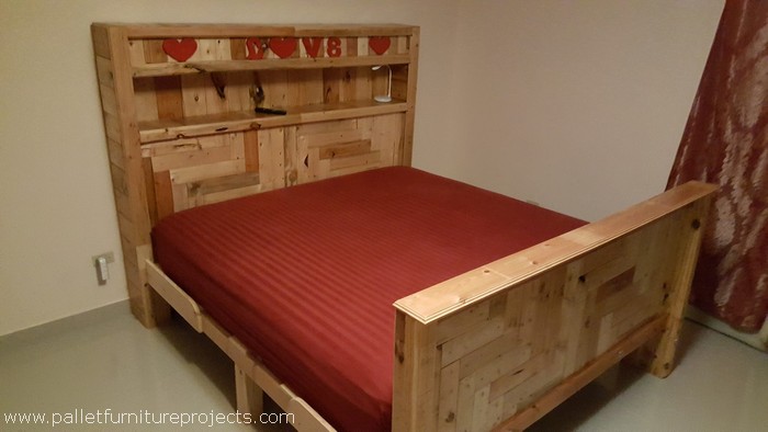 recycled pallet giant bed